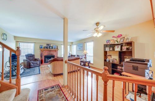 Bloomingdale House | Family-Friendly Hanover Park Townhome with Grill near Chicago