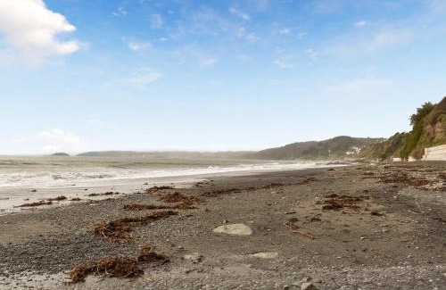 Downderry House | Discover Hansel And Gretel House: Family & Pet Friendly Retreat