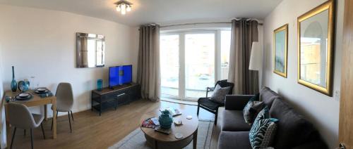 Century Wharf Apartment | Explore Hansen House Cardiff Apartment with Private Pool