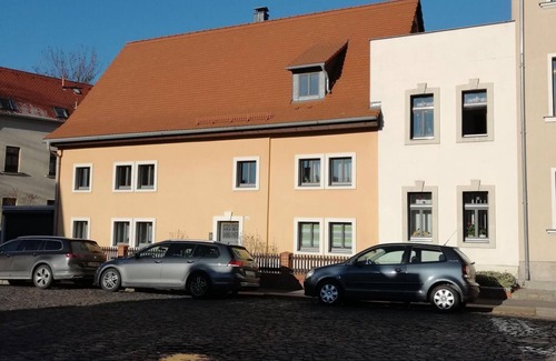 Zittau Apartment | Hansen's Nachtquartier: Family-Friendly Apartment with Kitchen
