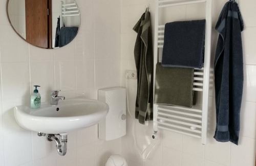 Zittau Apartment | Hansen's Nachtquartier: Family-Friendly Apartment with Kitchen
