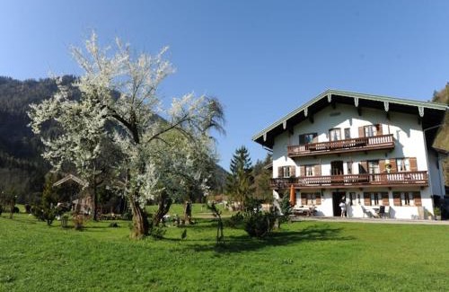 Ruhpolding House | Hansenbauernhof: Oceanfront Retreat with 9.7 Guest Rating