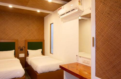 Valasaravakkam Bed & Breakfast | Discover Hanu Reddy Residences - SPP Gardens with Breakfast
