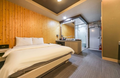 Hapcheon Hotel | Eco-Friendly Hapcheon Geogi Self Check-in Motel Awaits