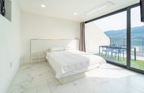 Hapcheon House | Eco-Friendly Hapcheon Rest Pool Villa with Family Amenities