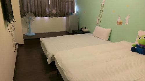 Xitun District House | Budget-Friendly Happiness Trip Inn: Pet & Child Friendly Stays