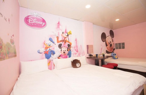 Xitun District House | Experience Happiness Fengjia: Family-Friendly Haven