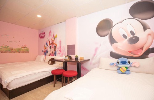 Xitun District House | Experience Happiness Fengjia: Family-Friendly Haven