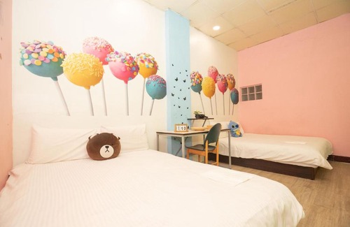Xitun District House | Experience Happiness Fengjia: Family-Friendly Haven