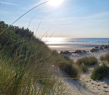 Neufchatel-Hardelot Apartment | Experience Happiness: Family-Friendly Stay with Breakfast