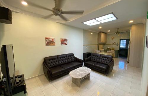 Mersing House | Discover Happiness Homestay: Child-Friendly Retreat Awaits