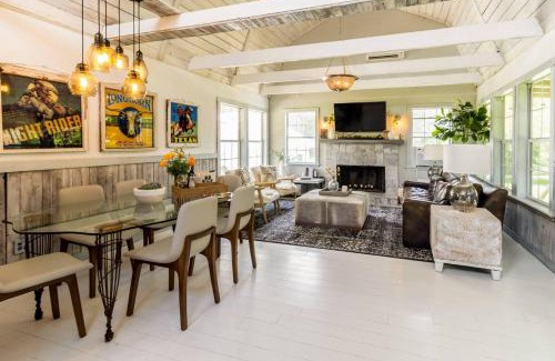 Blanco House | Inviting Happiness Ranch - Pecan Tree House for Families