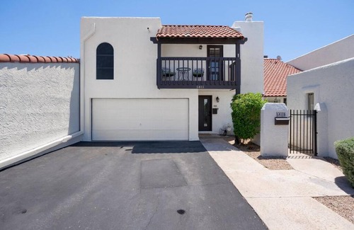 Camelback East House | Relaxing 3BR Oasis with Pool, Patio & Breakfast Included