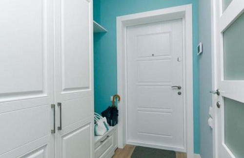 Darnyckyj Apartment | Inviting Happy Apartment with Comfort & Family-Friendly Amenities