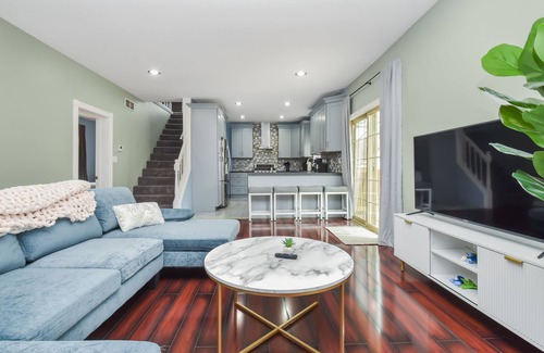 Peoria Heights House | Discover Happy at the Heights: Pet-Friendly Retreat