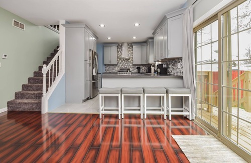 Peoria Heights House | Discover Happy at the Heights: Pet-Friendly Retreat