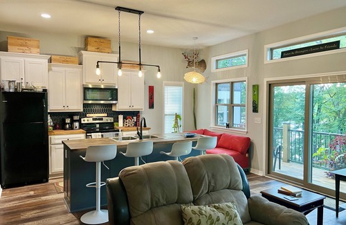 Clinton Apartment | Idyllic Happy Bend Hideaway: Lakefront Access & Family-Friendly