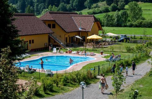 Sankt Peter am Kammersberg Other | Relax at Happy Camp Mobile Homes in Bella Austria