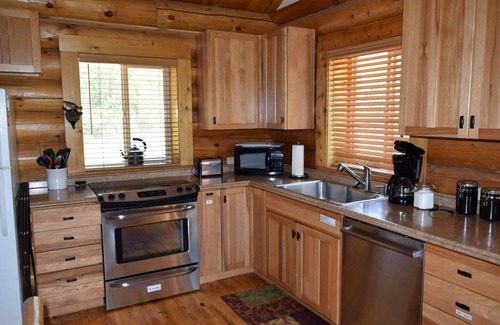 Winthrop Cabin | Cozy Cabin Retreat: One Bedroom at Wolfridge Resort