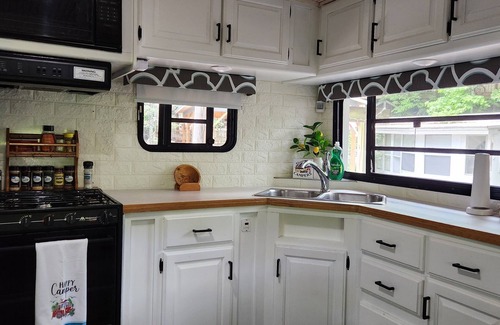 Cleveland Resort | Embrace Nature at Happy Camper Hideaway in Cleveland, GA