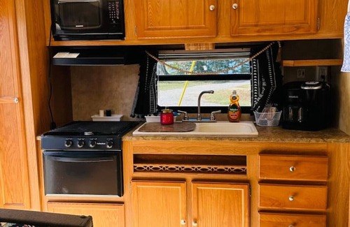 Redwood House | Relaxing Retreat at Happy Camper on Eagle Lake