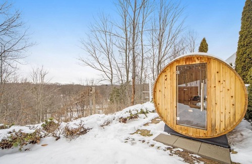 Harbor Springs Bed & Breakfast | Unforgettable Stays at Bear's Den with Oceanfront Views
