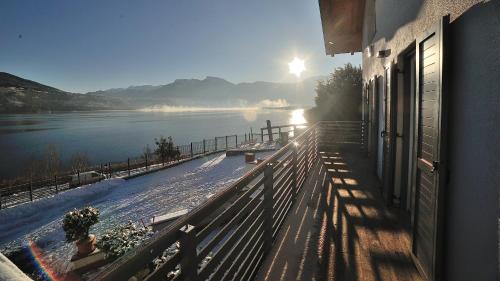 Susa House | Delightful Happy Days sul lago: Pet-Friendly Family Retreat