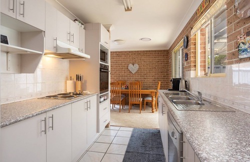 Culburra Beach House | Happy Dayz – Enjoy Poolside Bliss and Ocean Views