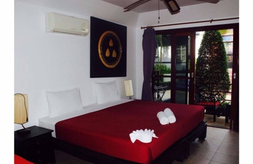 Karon Hotel | Discover Happy Elephant Resort: Premium Deluxe Rooms Await