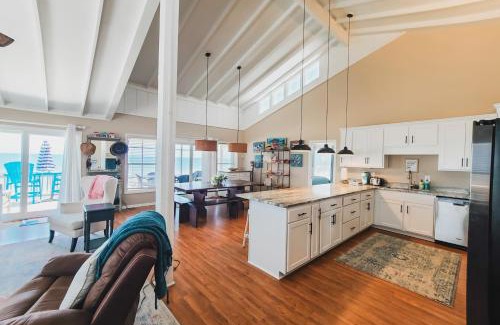St. George Island House | Unwind at Happy Endings: Pet-Friendly Oceanfront Retreat