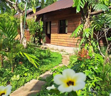 Chau Thanh House | Pet Friendly Happy Farm Tien Giang Homestay with Hot Tub