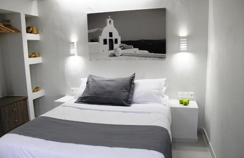 Perissa Apartment | Beachfront Bliss at Happy Fish Rooms - Rated 10/10 by Guests