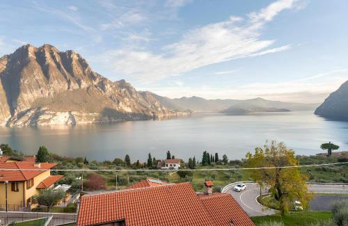 Zorzino Apartment | Pet-Friendly Happy Guest Apartments - Dolce Vista Awaits You