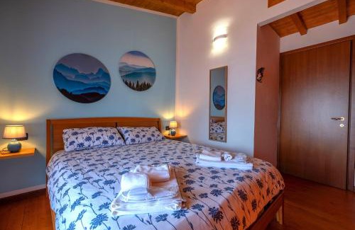 Zorzino Apartment | Welcoming Happy Guest Apartments - Your Lake & Green Retreat