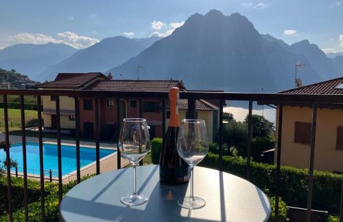 Zorzino Apartment | Relaxing Lake View Apartments with Pool Access for Families