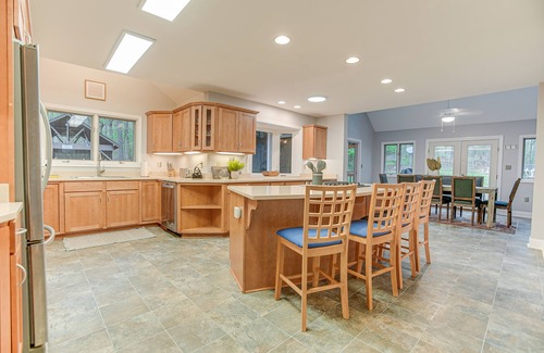Bakerton House | Happy Harbor: Mountain & Riverside Retreat with Game Room!