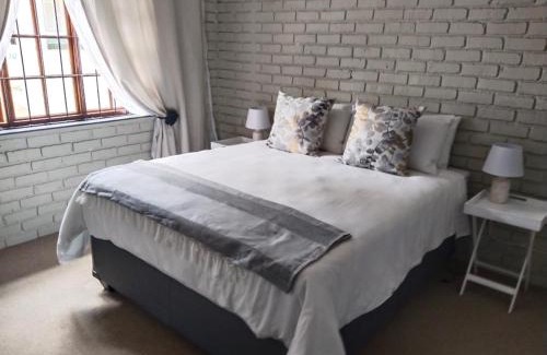 Riebeeckstad Apartment | Discover Happy Haven: Family-Friendly Retreat Rated 9.5