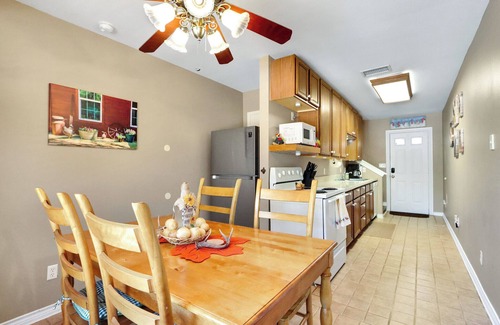 Wimberley House | Happy Hideaway I Hot tub, stargazing!