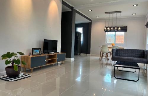 Minburi Villa | Cozy Retreat: Happy Home with Free 1000Mbps WiFi