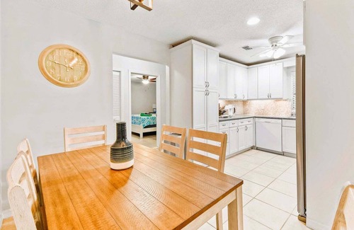 BallenIsles House | Relaxing Coastal Retreat with Pool & Hot Tub Near Beaches