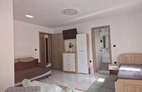 Bogacs House | Delightful Stay at Happy House Vendégház - Rated 9/10!