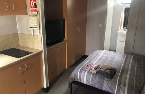 Cloncurry Hotel | Happy Jacks Cabins and Offices