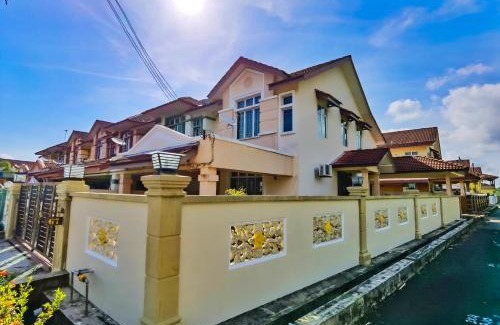 Mersing Villa | Cozy Happy Journey Homestay in Mersing - Family Friendly!