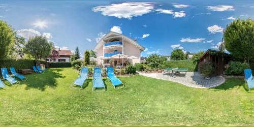 Krumpendorf am Woerther See House | Guest Rated 10/10: Happy Lake by Thomas Strugger