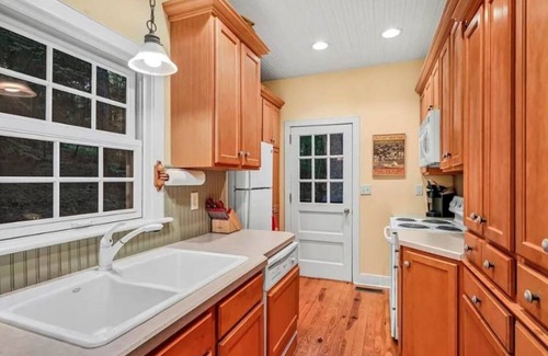 Mount Gretna Cottage | Relax and Unwind at Cottage Vacation Rental in Mount Gretna