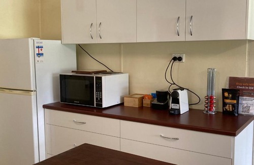 Stanthorpe House | Experience Happy Pig Farm: 4-Star Stay with Family Amenities