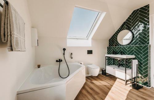 Plettenberg Apartment | Ideal Retreat with Ocean View and Relaxing Spa Amenities