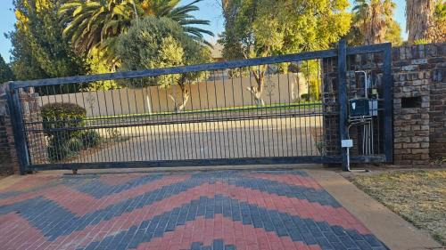 Mahikeng House | Comfortable Stay at Happy Stay Guest House Mafikeng