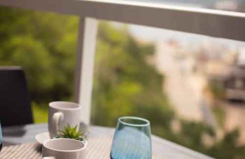 Taio Apartment | Happy Suite with Scenic Views and Spa Amenities