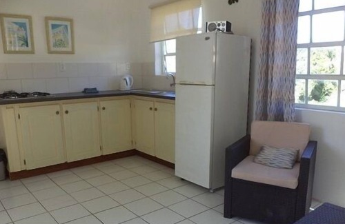 Willemstad Apartment | Budget-Friendly Happy Turtle Apartments with Pool & Breakfast
